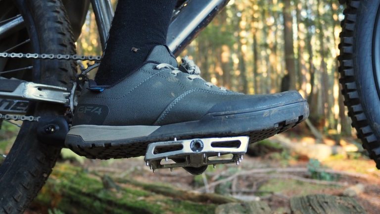 8 Best Cycling Shoes for Flat Pedals in 2025: Top Picks for Comfort & Performance